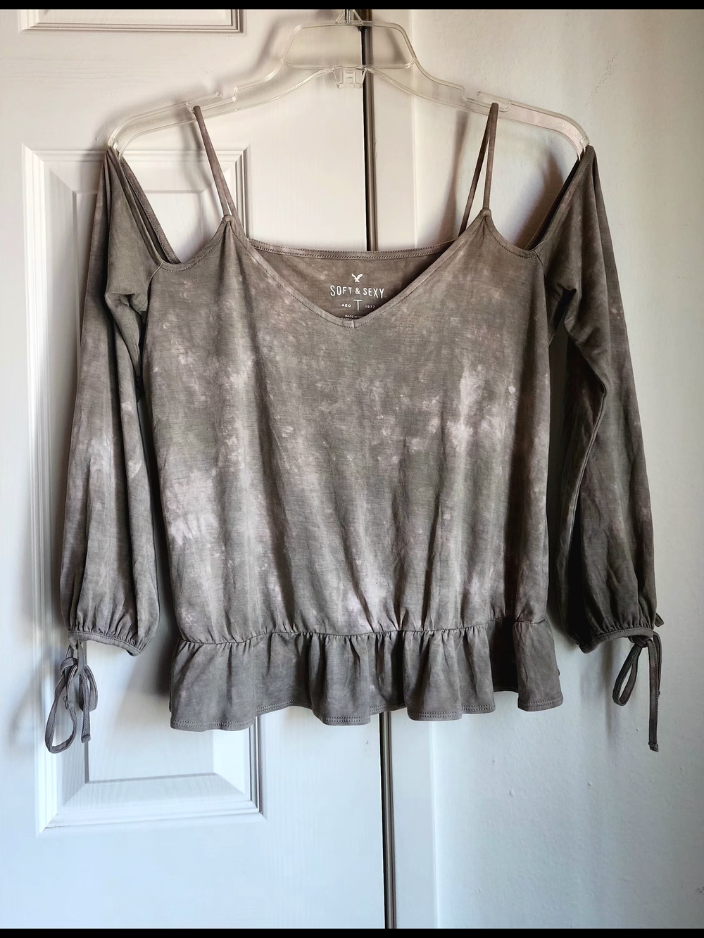 Soft &Sexy Women's Taupe Cold-Shoulder Peplum Top